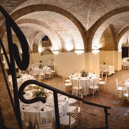 Renaissance - Palazzo Carradori Montefano